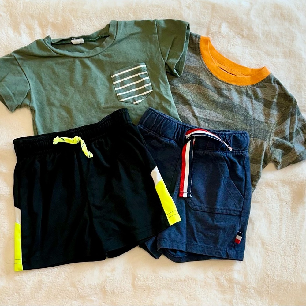 Boys Bundle of 2 Short Sleeve Tees and 2 Pairs of Shorts - Size: 2T